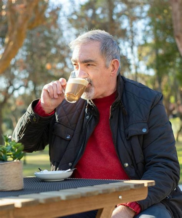 Can drinking 6 cups of coffee cause dementia?
