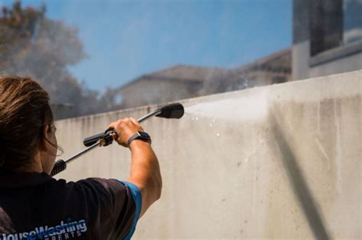 Can I use Dawn to wash walls before painting?
