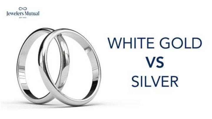 Can white gold and silver be worn together?