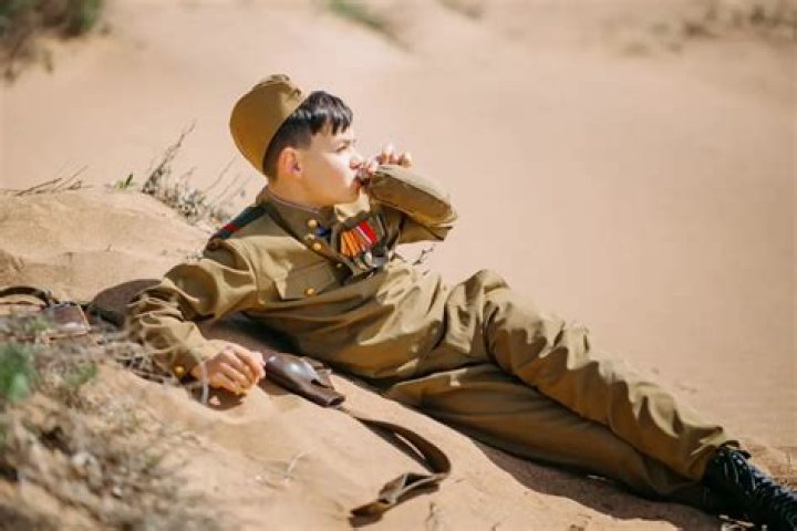 Can you drink in military uniform?