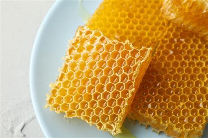Can you eat a honeycomb?
