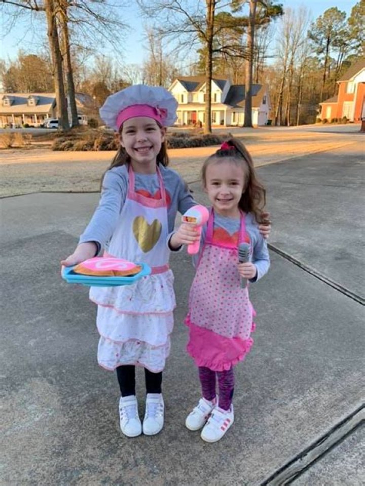 Do kids like pretty people better?