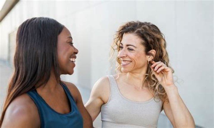 How can a woman be confident and seductive?