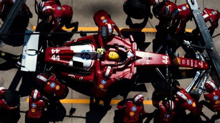How many F1 stewards are there?