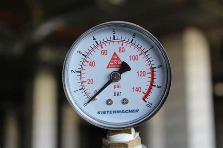 Is it OK to leave propane tank outside in summer?