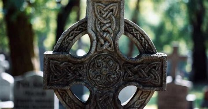 What does a cross with a circle around it mean on a headstone?