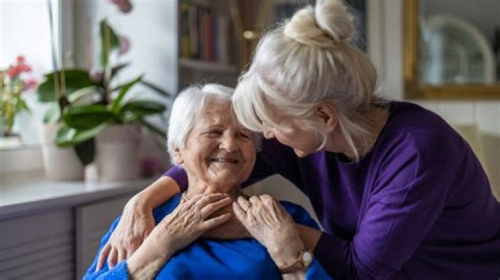 When do signs of Alzheimer's start?